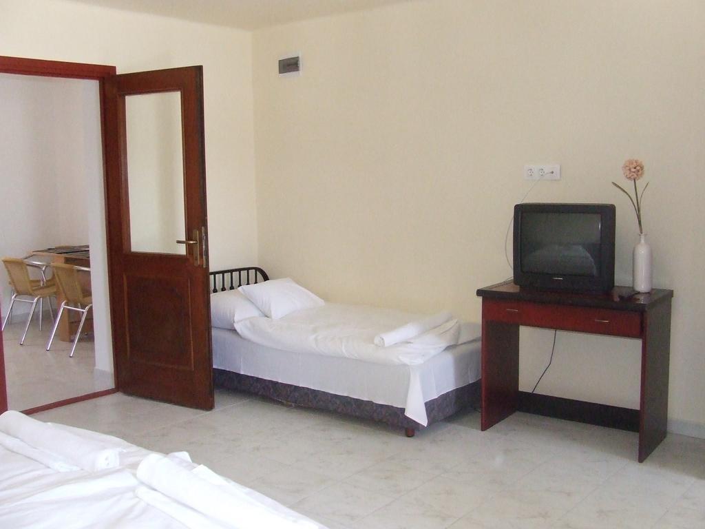 Napsugar Apartman Baja Room photo